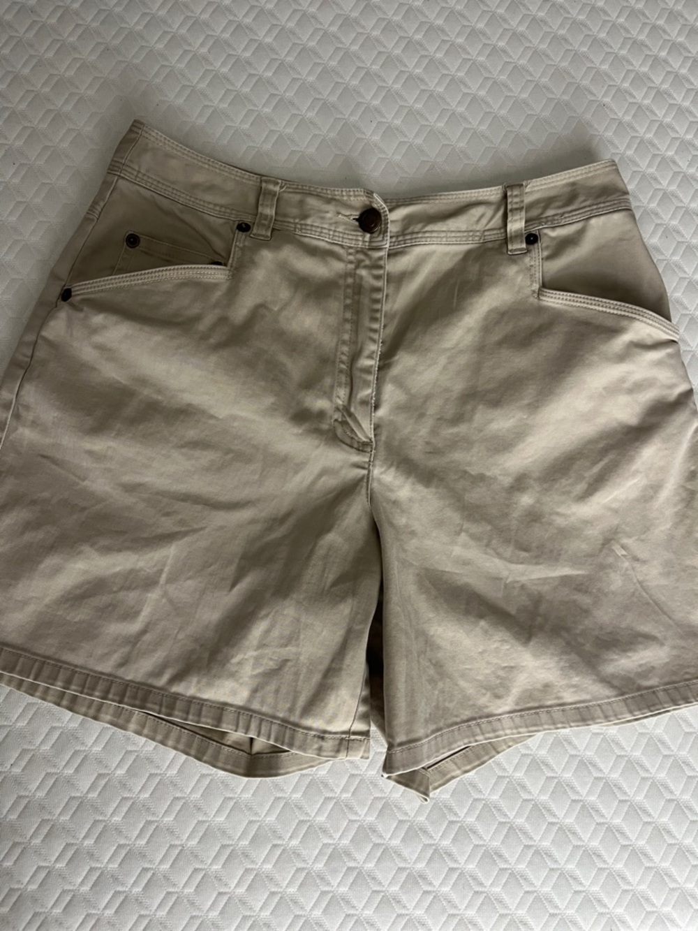Talbots Stretch Chino Shorts Womens Size 8 Petite Khaki Beige Cotton Stretch